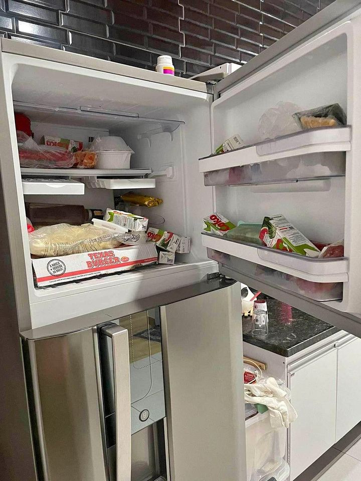 Geladeira Electrolux Frost Free 382L duplex aço inox em perfeito estado - Imagem 2